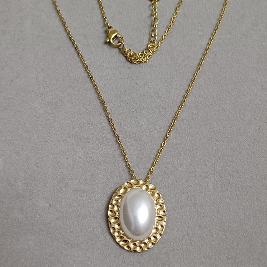 Gold Textured Oval Pearl Pendant Necklace