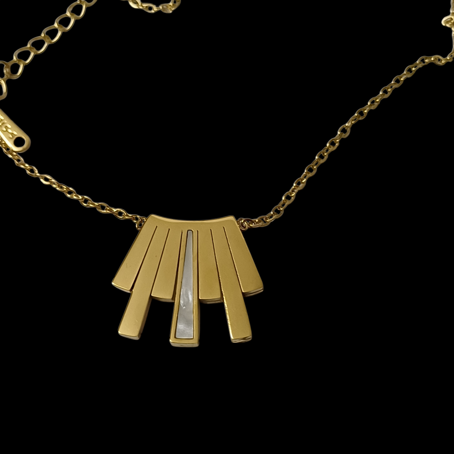Golden Fan Design Necklace