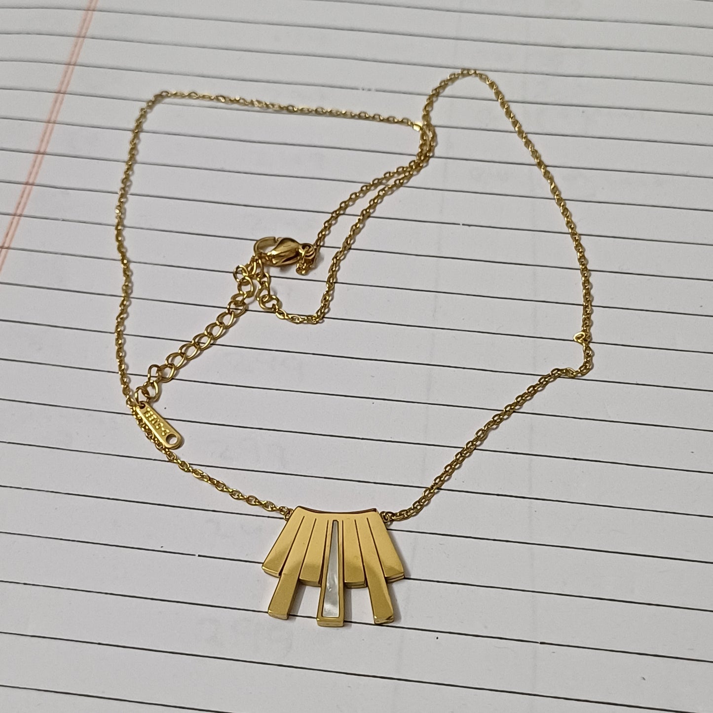 Golden Fan Design Necklace