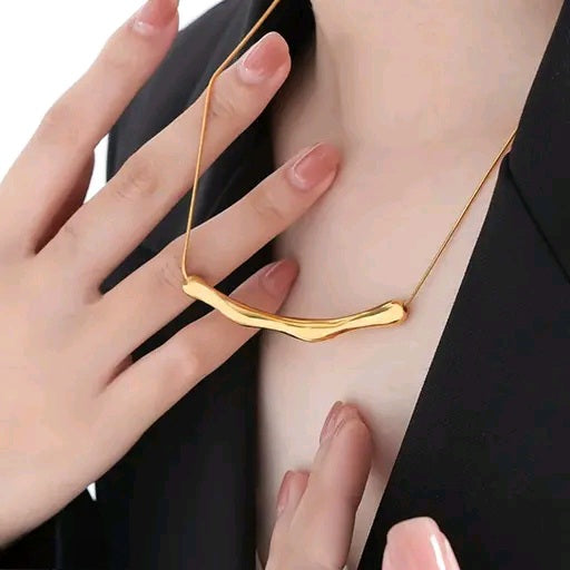 Minimal Abstract Gold Bar Necklace